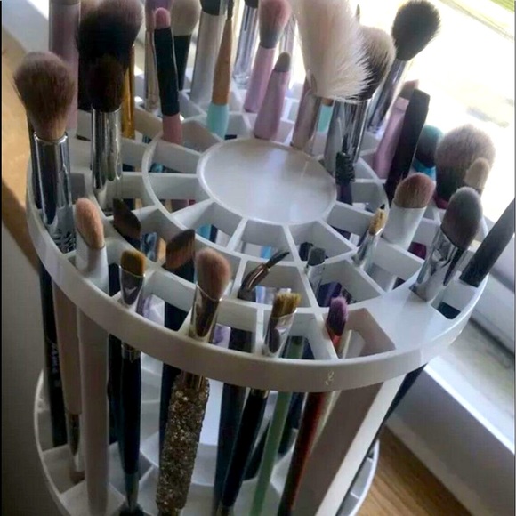 Brush holder - Picture 1 of 3
